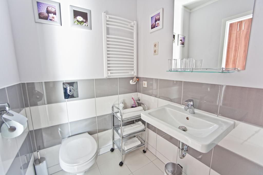 Cecilia Apartman Apartment Sarvar Phòng bức ảnh